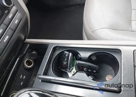 2016 Hyundai Genesis 3.8 из США, поврежденный, VIN KMHGN4JE3GU137109